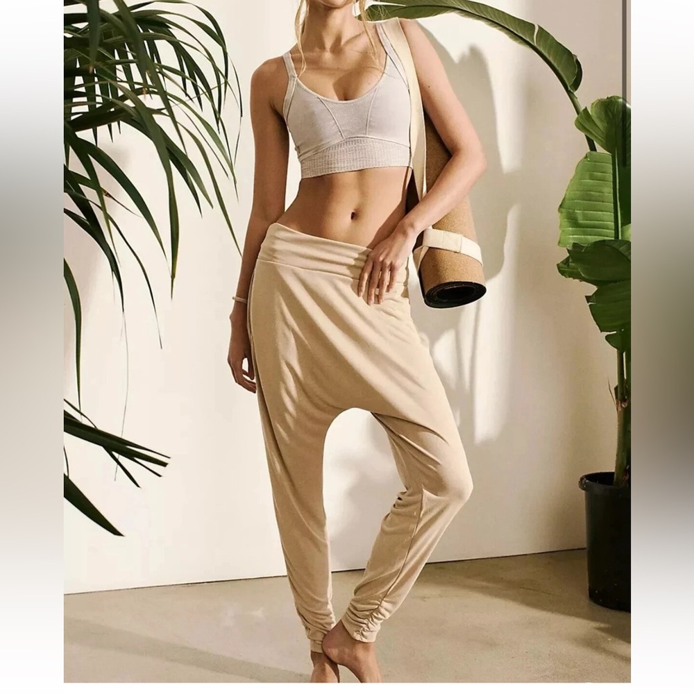 NWOT Free People Movement Echo Harem Pants in Clay Women's Size Medium